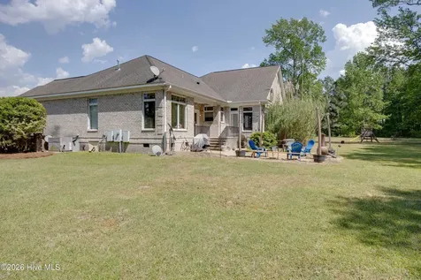 3286 J C Galloway Road Grimesland NC 27837