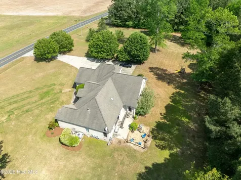 3286 J C Galloway Road Grimesland NC 27837
