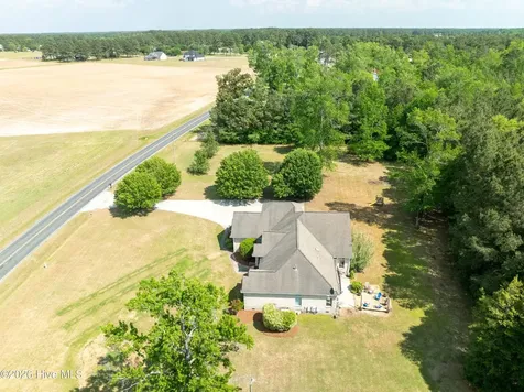 3286 J C Galloway Road Grimesland NC 27837