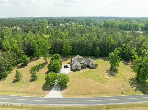 3286 J C Galloway Road Grimesland NC 27837