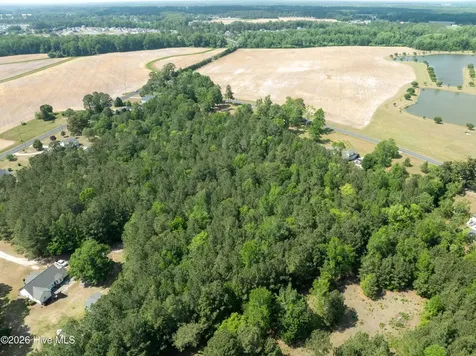 3286 J C Galloway Road Grimesland NC 27837
