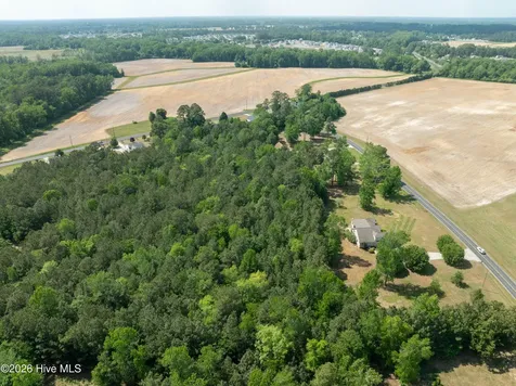 3286 J C Galloway Road Grimesland NC 27837
