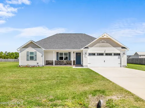 108 Woodwater Drive Richlands NC 28574