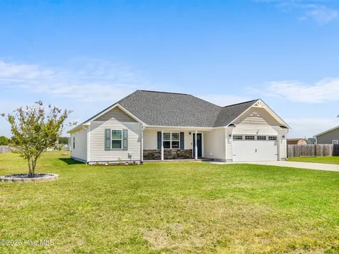 108 Woodwater Drive Richlands NC 28574
