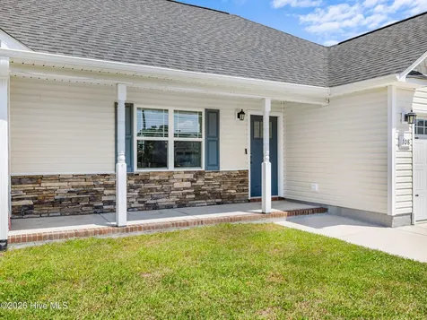 108 Woodwater Drive Richlands NC 28574