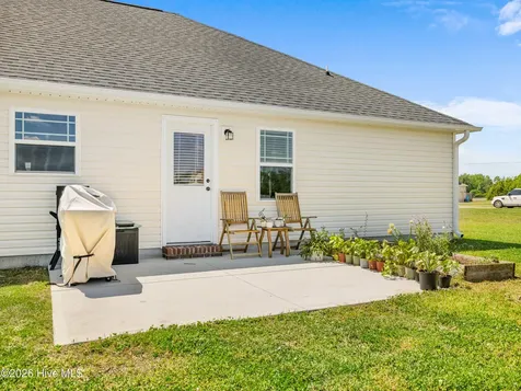 108 Woodwater Drive Richlands NC 28574