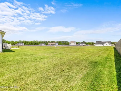 108 Woodwater Drive Richlands NC 28574