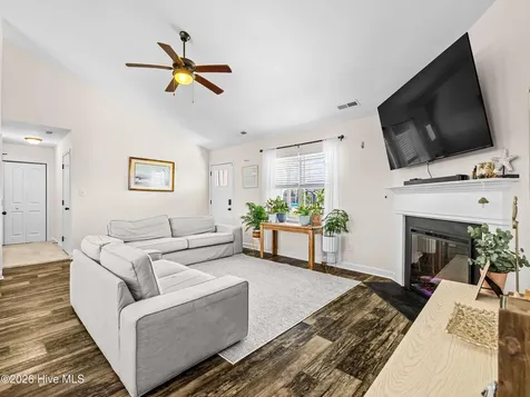 108 Woodwater Drive Richlands NC 28574