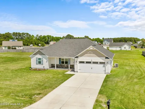 108 Woodwater Drive Richlands NC 28574