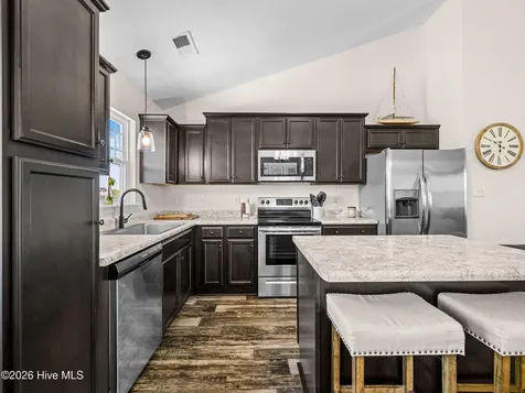 108 Woodwater Drive Richlands NC 28574
