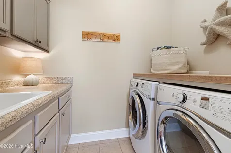 1805 Ivory Gull Drive Morehead City NC 28557