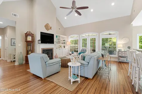 1805 Ivory Gull Drive Morehead City NC 28557
