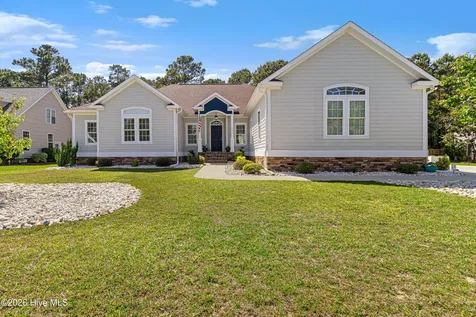 1805 Ivory Gull Drive Morehead City NC 28557