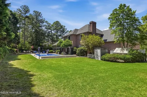 20 Walnut Creek Road Pinehurst NC 28374