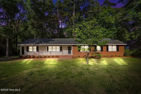 1907 Sedgefield Drive Kinston NC 28504