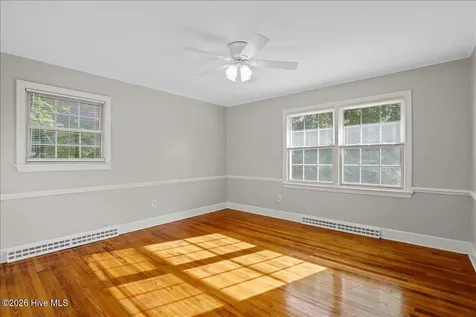 1907 Sedgefield Drive Kinston NC 28504