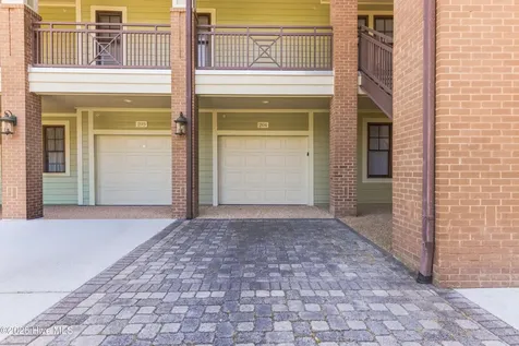 648 Village Park Drive Wilmington NC 28405