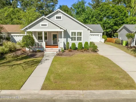 806 Wildflower Drive Holly Ridge NC 28445