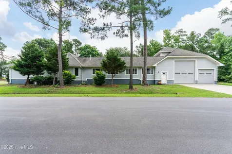 147 Pine Needle Drive Hampstead NC 28443
