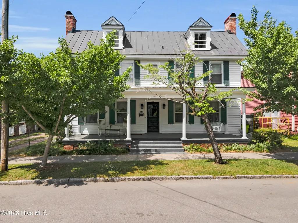 208 Johnson Street New Bern NC 28560