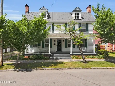 208 Johnson Street New Bern NC 28560