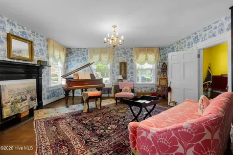 208 Johnson Street New Bern NC 28560