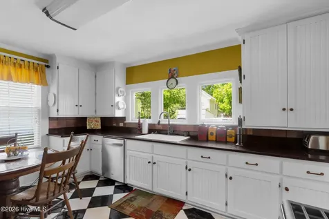 208 Johnson Street New Bern NC 28560