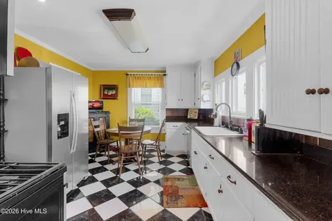208 Johnson Street New Bern NC 28560