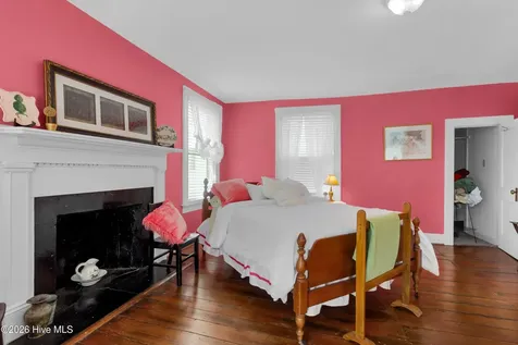 208 Johnson Street New Bern NC 28560