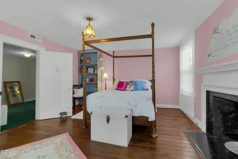 208 Johnson Street New Bern NC 28560