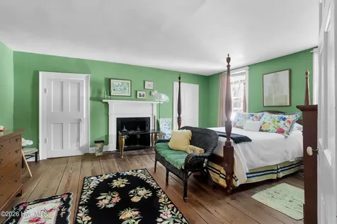 208 Johnson Street New Bern NC 28560