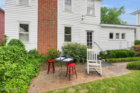 208 Johnson Street New Bern NC 28560