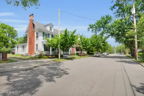 208 Johnson Street New Bern NC 28560