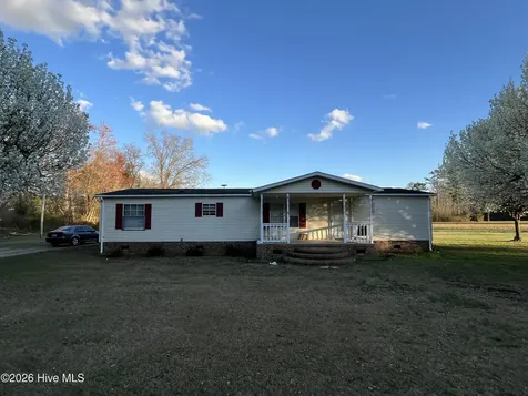 2185 Peacock Road Whiteville NC 28472