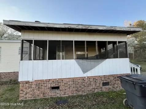 2185 Peacock Road Whiteville NC 28472
