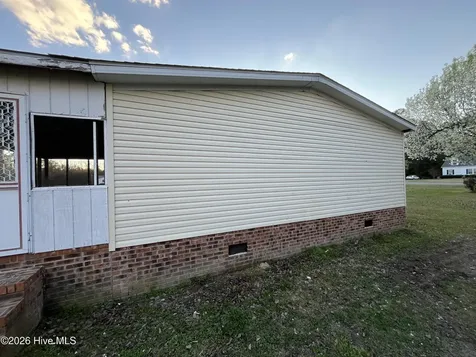 2185 Peacock Road Whiteville NC 28472
