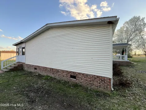 2185 Peacock Road Whiteville NC 28472