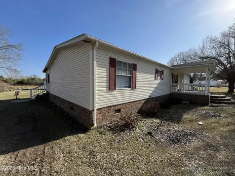 2185 Peacock Road Whiteville NC 28472