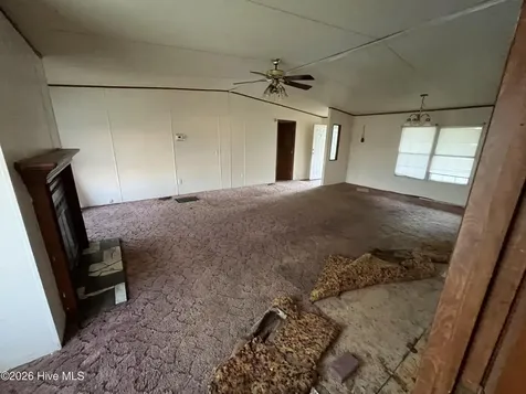 2185 Peacock Road Whiteville NC 28472