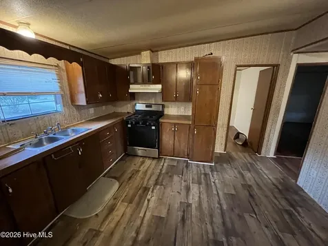 2185 Peacock Road Whiteville NC 28472