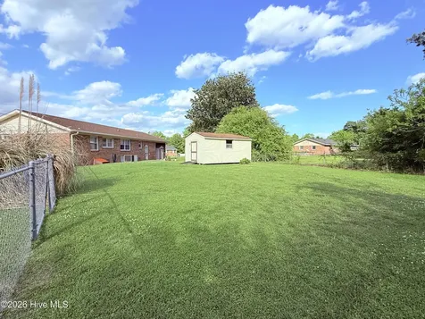 102 Yorkshire Drive Jacksonville NC 28546
