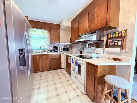 102 Yorkshire Drive Jacksonville NC 28546