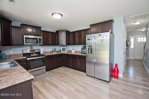 124 Waterford Way Maysville NC 28555