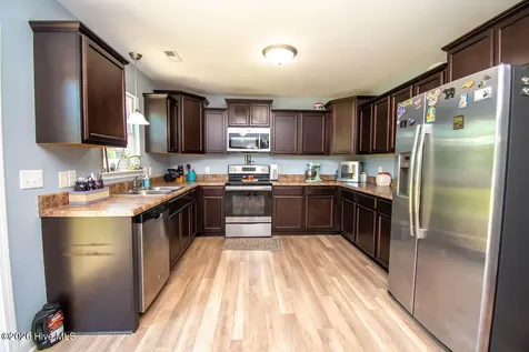 124 Waterford Way Maysville NC 28555