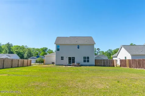 124 Waterford Way Maysville NC 28555