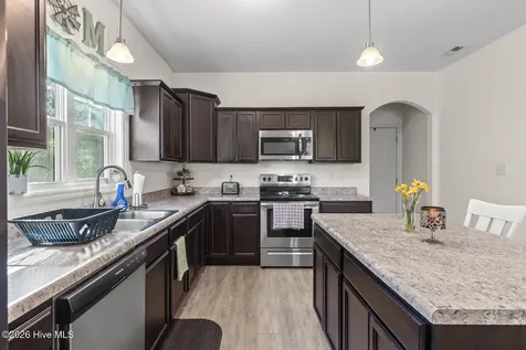 603 Mayapple Lane Hubert NC 28539