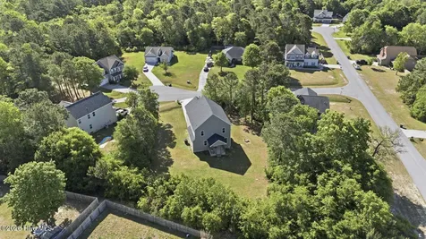 603 Mayapple Lane Hubert NC 28539