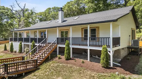 3126 Tradewinds Avenue SW Supply NC 28462