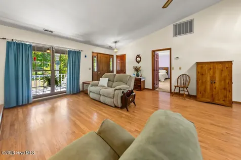 519 Country Club Drive W Arapahoe NC 28510
