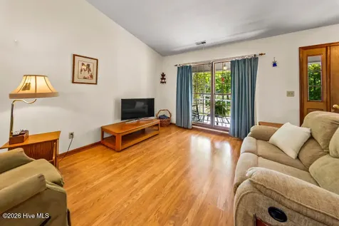 519 Country Club Drive W Arapahoe NC 28510